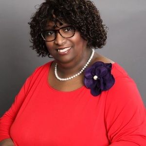 Meet your Posher, Alisa